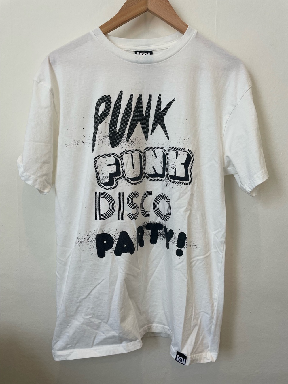 101 apparel Punk Funk Disco Party T-Shirt in size Large